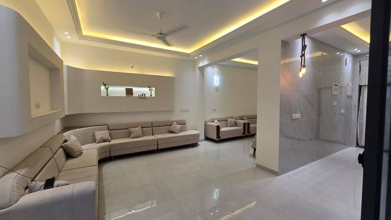 بيت اللبيع للبيع – فرصة مميزة في كربلاء 🏠

📍 الموقع: قرب فندق البارون – مجمع جار البارون
📐 المساحة: 114 متر مربع
🏢 عدد الطوابق: طابقين
🛏️ عدد الغرف: 4 غرف نوم
🛋️ الحالة: مؤثث بالكامل – بناء جديد لم يُسكن بعد

✨ مواصفات البيت:

تشطيب وتأثيث درجة أولى

تأسيسات حديثة وصحيحة 100%

الشارع عريض (10 أمتار)

كافة الخدمات متوفرة: تبليط، مجاري، ماء، كهرباء

✅ جاهز للسكن الفوري بدون أي تكاليف إضافية

📞 للأستفسأر اتصل واتساب ***********
*********** كربلاء, العراق
