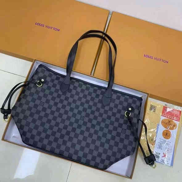 حجم كبير العرض  40 سم  
#احذية_وحقائب_خالد خانقين مجمع شاكر رضا
 توصيل داخل خانقين وكل المحافظات 
واتساب *********** 
صفحتنا على الانستا 
‏https://www.instagram.com/khaled_bags_shoes?igsh=aHgzNnAyeDc0cGd1
السناب 
‏https://www.snapchat.com/add/khaledzahawe?share_id=GwP3kgwzTro&locale=ar-EG-u-nu-latn
التيك توك 
‏https://www.tiktok.com/@khaledzahawe?_t=8kEouIPTpO1&_r=1
الفيس 
‏https://www.facebook.com/khaledbagsshoes?mibextid=ZbWKwL
