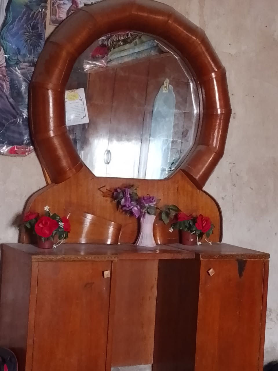 اسلام عليكم عندي غرفه النوم للبيع ستفسار على رقم ***********
