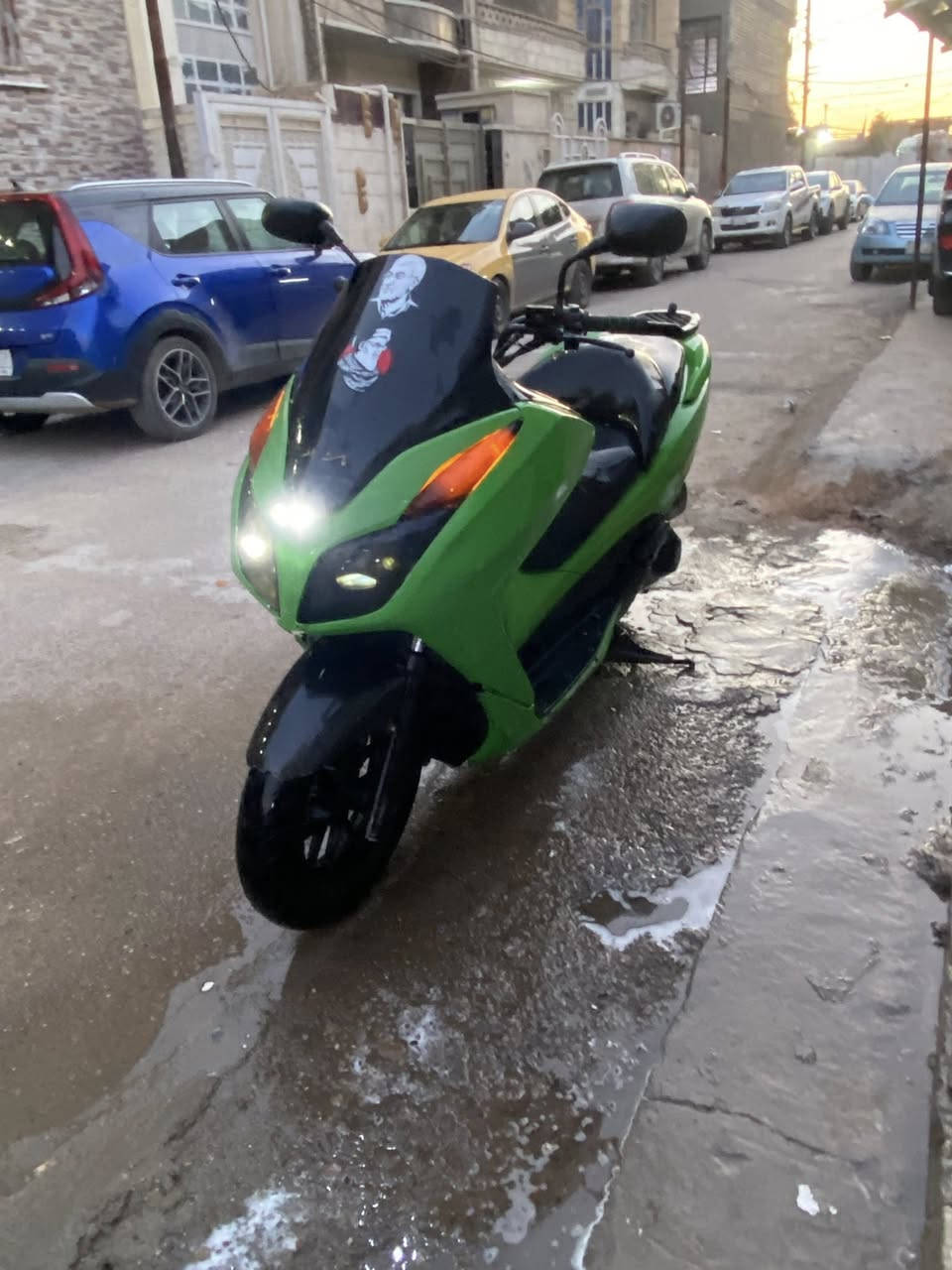 السلام عليكم
فورزا 012 
جاهزه من كل النواحي 
فيتم جديد 
جويتر جديد 
نوزل جديد 
محرك جديد 
نكره سلف بكل وقت 
ستاند حساس 
كهربائيات كلهه شغله 
الدراجه ترايك وين متريد 
بيهه نقص 
خرز الكلج الامامي 
وكفر واحد بي كسر 
للعلم الدراجه بدون اوراق 
اتكفلك سرقه 

مكاني الامين 
السعر قفل 850 
وخواتهه الرمبه معروفه اسعارهن 
ممتواجد ع النت 
***********
