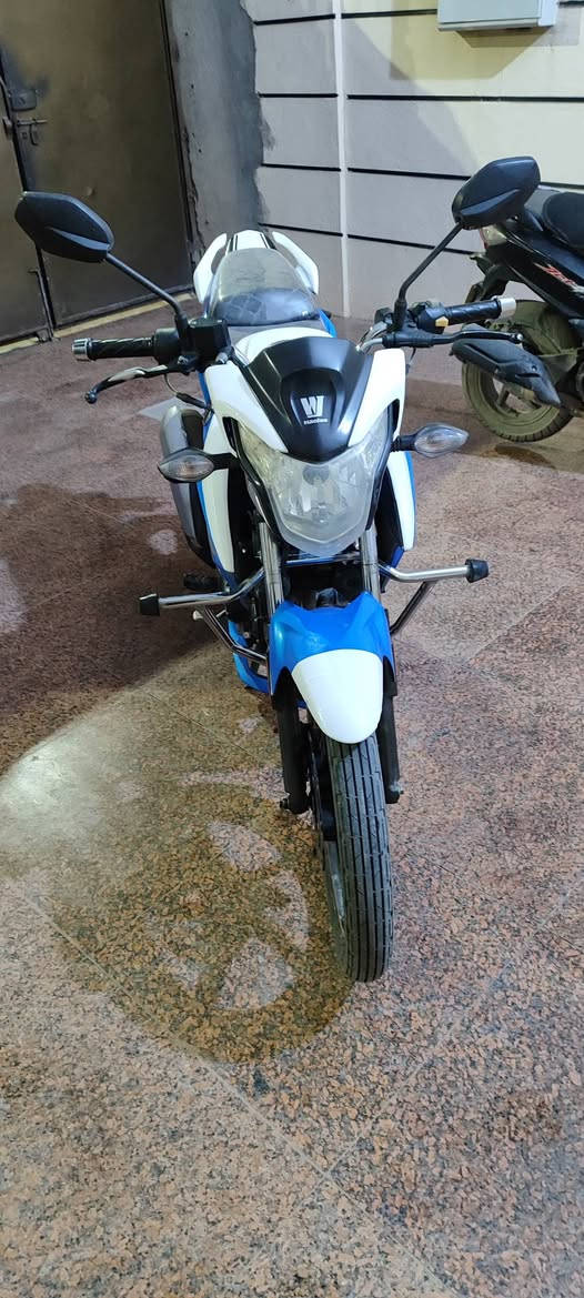 سلام عليكم هاوجي للبيع موديل 2021 مسجله بأسمي انكليزي تحويل شوكت ماريد سعر 17 وبيه مجال لو مو متوازي ما ابيع عنوان تأميم قادسيه الثانيه ***********
