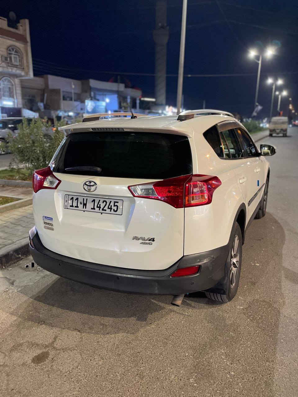 السلام عليكم ورحمة الله 
تويوتا راف فور للبيع موديل 2014 خليجي SAS
رقم بغداد انكليزي بسمي هزة جديدة 
المواصفات ساز معروفة 
ماشية 127 
مكفولة من الصبغ والبارد والتبديل
مكينة وكير وتبريد  بشرط صدر جديدو كهربائيات بشرط  اشاير بالمري تخم تايرات 
داخل لونين تحكم مقود جهتين فور ويل
مكاني حي الجهاد 
عارضها ب١٦٧ وبيها مجال بسيط 
الشراي ينصل ويدلل 
 *********** دكتور احمد
