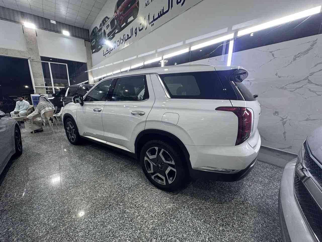 هونداي بلسايد فول عده البنراما 2024  كفاله عامه  من الزلق والرصعه والبارد كفاله عامه مطلقه رقم بغداد 
السعر 325$ مكان السياره كربلاء والشراي يتصل***********
