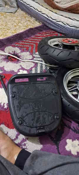 سلام عليكم قطع تزويد كامله يرهم علا دراجه ١٢٠ دبل زوج بدون فج وملقط ب٢٥الف
فج بريك ب٥الاف
ملقط كيلو متر بنفجي ب٣الاف
صونده عمبار بريك وردي ب٥الاف
براغي فلنجه ب٥الاف 
فلنجه ب٥الاف
ويل زوج بدون فلنجه وبراغي فلنجه ب٣٠ الف
تايرات جديدات لوك بابها اي بنجر او ركعه ٢٥الف
سيبايه كاسحه كامله هيه ورواسط ١٠الاف
شيال تزويد بنفسجي ٢٠الف
سيبايه امامي ماكس بوليس ٥الاف 
اخوان لسعار ثابته وجوه سوك وين ما تروح ما تلكه هيج اسعار
مكاني مدينه وهاذه رقمي *********** اسف علا اطاله
