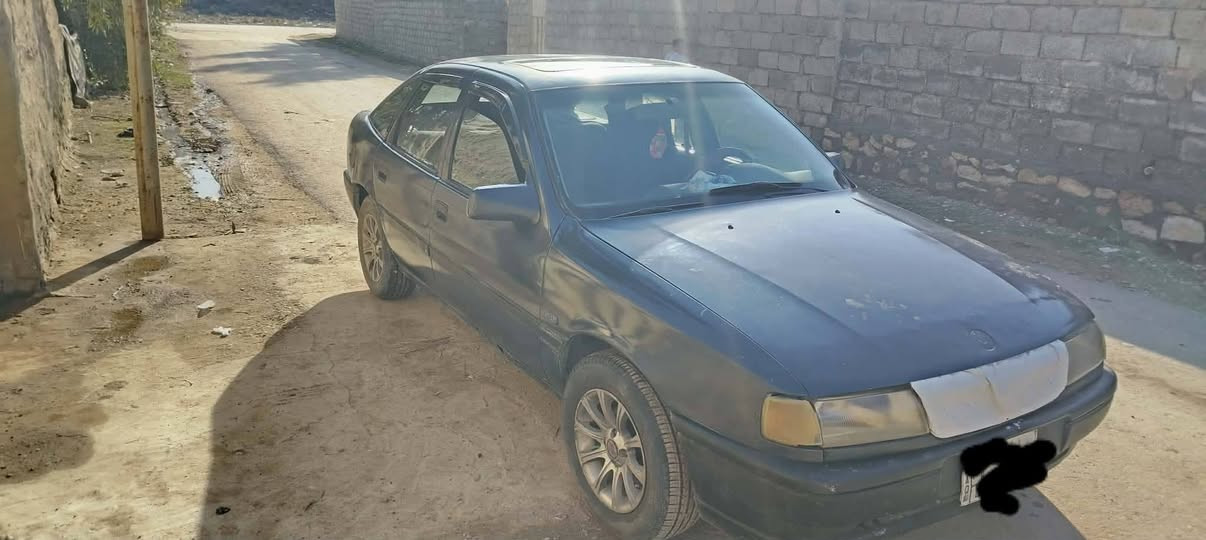 فكترا لليبع جنطه حلوه
الحجم. 18 مكينه شرط كير شرط
طخم تاير جديد 
شرط التحويل سياره جاهزه رقم الماني 
***********
