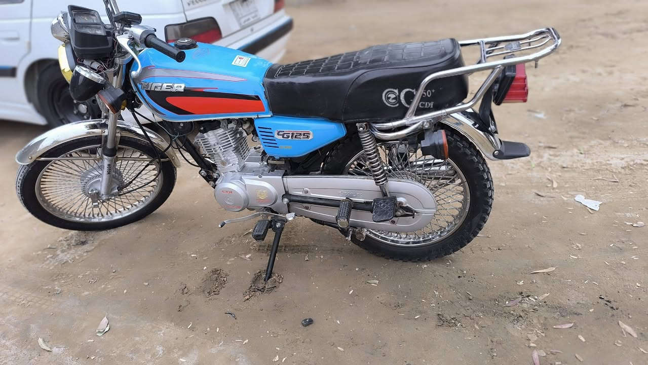 تايكر 2021 للبيع اوراق سكنر 
مكينه مامفتوحه كهربائيات شغاله دراجه مرتبه 
 للاستفسار. ***********
