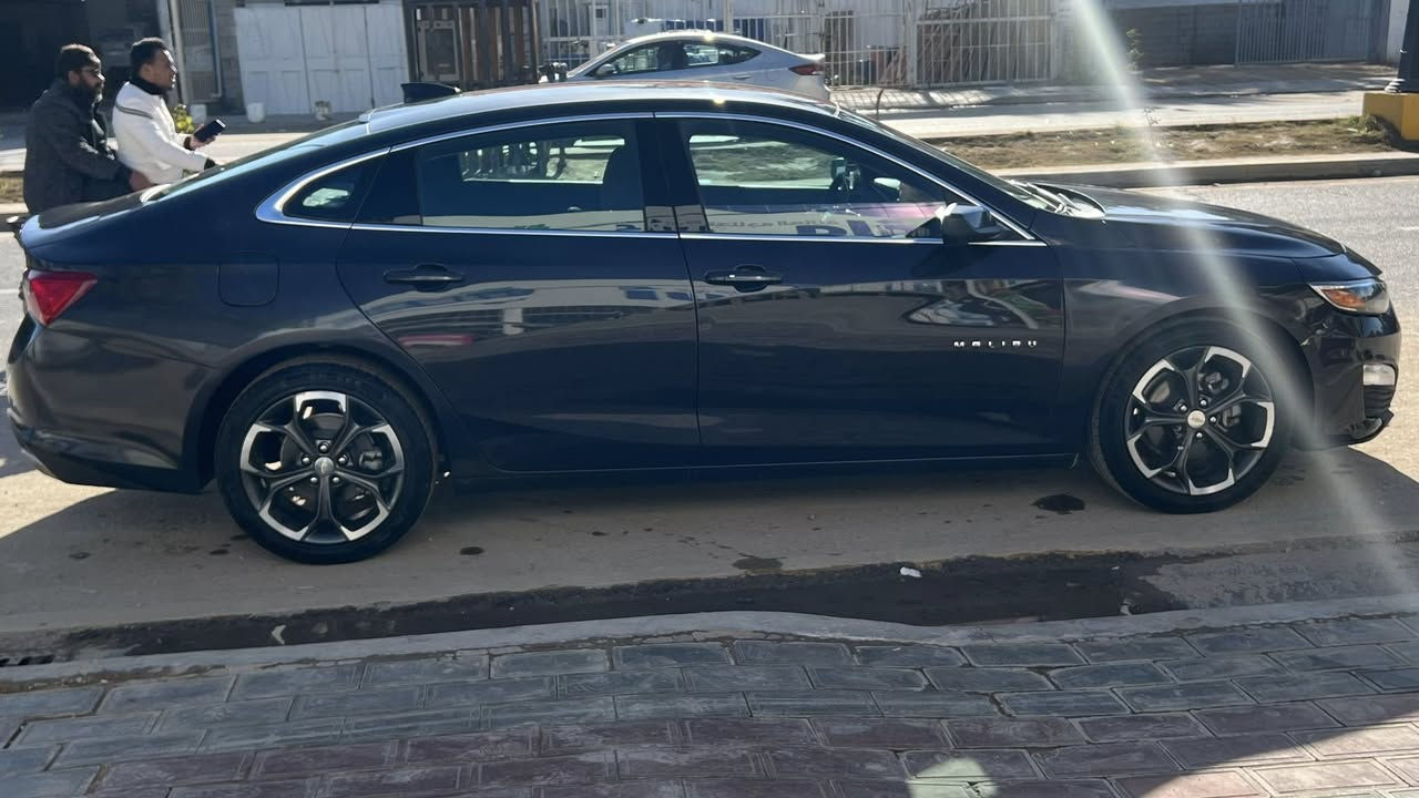 السلام عليكم ورحمة الله وبركاته /
ماليبو 2023 LT  محرك 1500 تيربو ، مسافة 48،500 مايل
مواصفاتها معروفة 
مثبت سرعة 
رادار 
اوتو ستوب
شاشة كبيرة بلوتوث مع خاصية الكاربلي ابل وللاندرويد كذلك 
تبريد قطعتين 
كاميرا خلفية متحركة 
كير محرك تبريد تيربو كلها سليمة كفالة 
لغد شواطي دواخل كلها سليم كفالة 
حادثها خلفي جهة جاملغ قبق البنزين 
السونار مرافق بالصور 
رقم شمالي تريد وكالة تريد تحويل 
السعر 125 الشراي بي مجال 
صور الحادث راسلني وبخدمتك ادزلك الصور 
رقم الهاتف ***********
