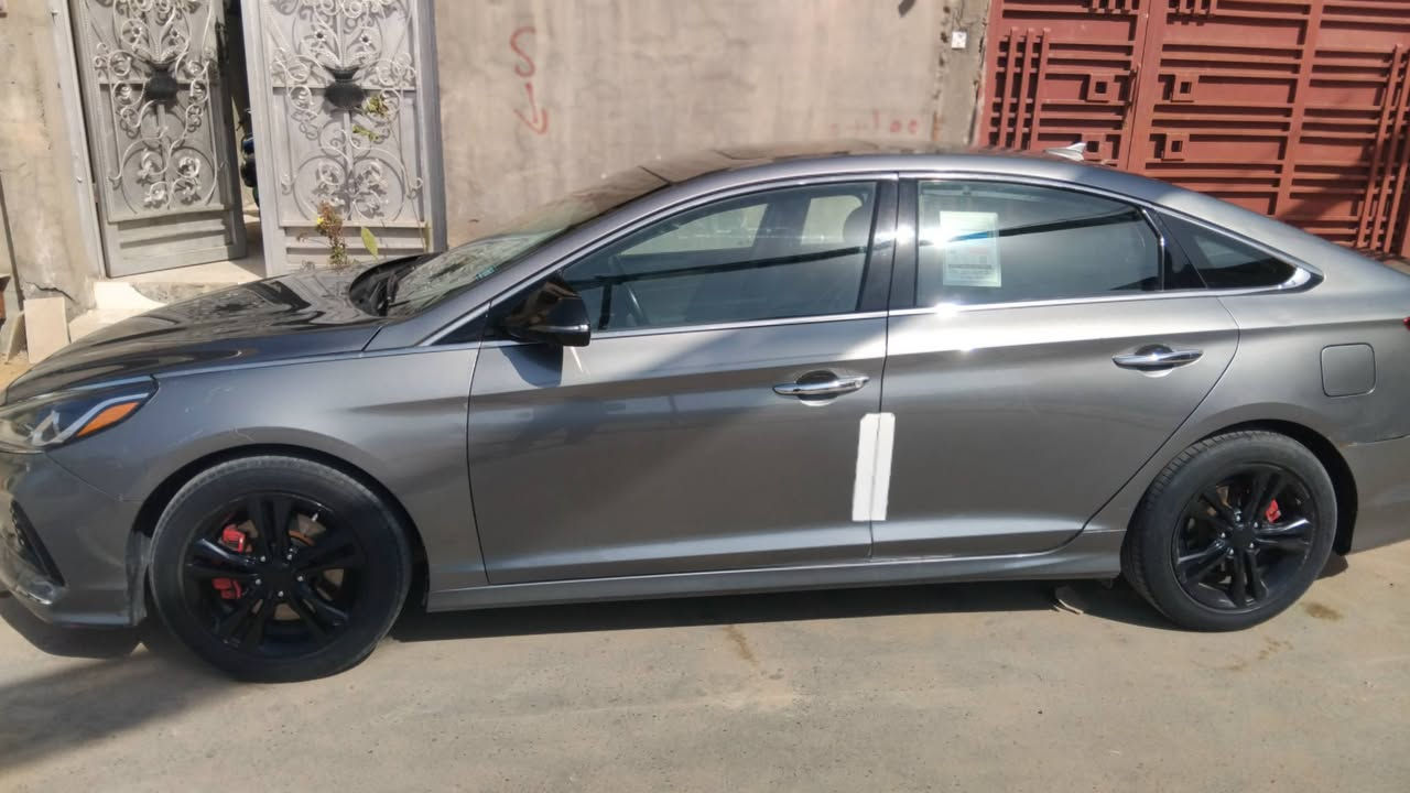 هونداي سوناتا موديل ١٨سياره فول مواصفات وارد امريكي السعر ١٢٥ وبيها مجال ***********
