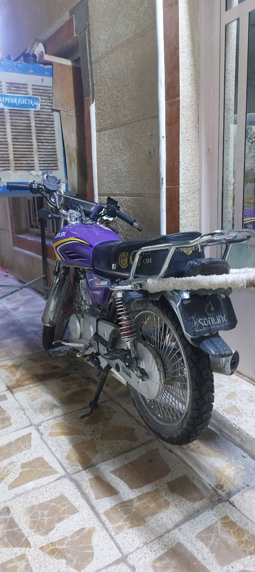 سلام عليكم دراجة تايكر للبيع موديل 2025 دراجة تخبل شلعة ومعدل محرك شرط ما مفتوح بالواقع بعد احلة وارتب شاهد الله دراجة تاخذة ربع ماتصرف عليهة سعر 675 وبيها مجال *********** مكاني تكريت حي الجمعية
