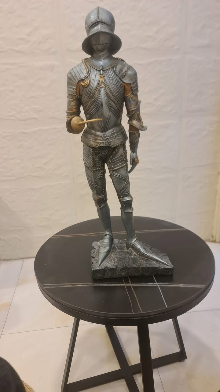 #مجسم لفارس من العصور الوسطى قياس 55سم
#ماده صنع معدن غير قابل للصدء
#قطعه انتيكه ومن نوادر 
#للحجز مراسله خاص


**إذا كنت صاحب هذا الإعلان وتريد حذفه لأي سبب، رجاءا أرسل رسالة إلى الدعم الفني**