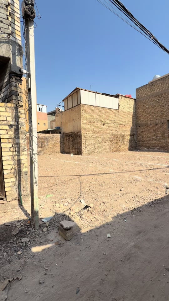 🔥 خمسين متر بسبع أبكار… بـ85 مليون دينار وبس! 🔥 إي نعم… طابو ملك صرف 📜 📍 موقع مميز جداً قرب حسينية الحجاج وبالقرب من مطعم نسيم دجلة ✂️ التقطيع حسب الطلب 🚗 عرض الشارع 4 متر 💧⚡🚰 الخدمات الأساسية متوفرة: ماء، كهرباء ومجاري 🔥 50 متر | 85 مليون | طابو ملك صرف | سبع أبكار 📞 للاستفسار: حسين جعفر ☎️ *********** ⚠️ القطع محدودة… لا تفوّت الفرصة! #سبع_أبكار #عقارات #عقارات_بغداد #حسين_جعفر #بغداد 
