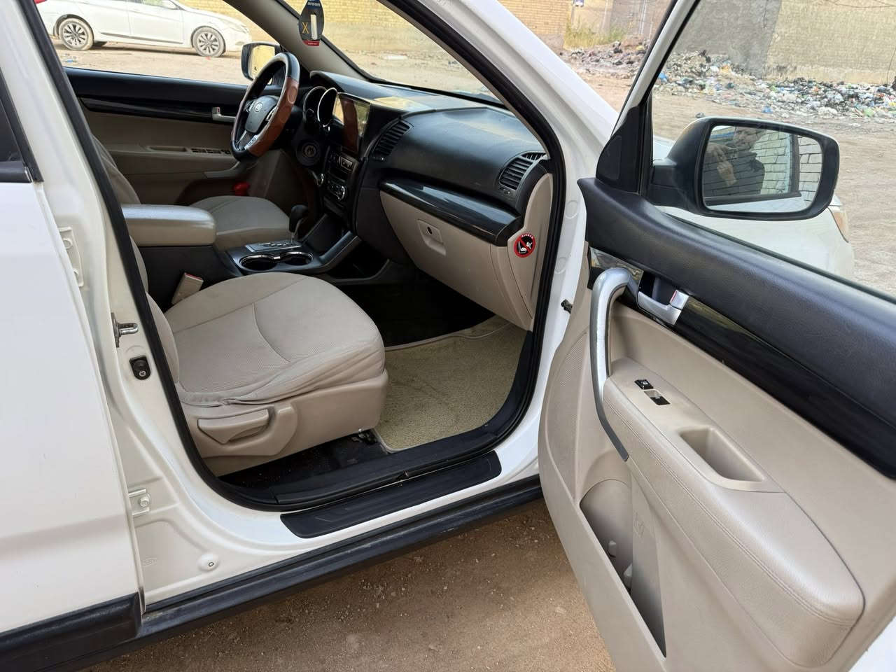 سورنتو١٣  وارد خليجي محرك ٤ سلندر  السياره حلوه حيل                                مكفوله بس كرتين بجاملغ الأمامي السعر ١٤٦ وبيه مجال قليل السياره مال جناي


**إذا كنت صاحب هذا الإعلان وتريد حذفه لأي سبب، رجاءا أرسل رسالة إلى الدعم الفني**