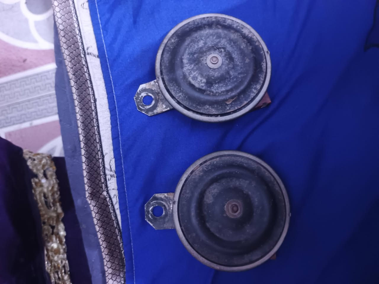 هورن سيدان فيشة حمرة للبيع ***********
