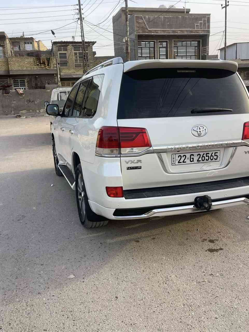 لا ندكروز 2017 
٨ سرندر 5700
ماشيه جوه ١٠٠ 
مكفوله كفاله عامه 
ابريم 
الاستفسار ***********
