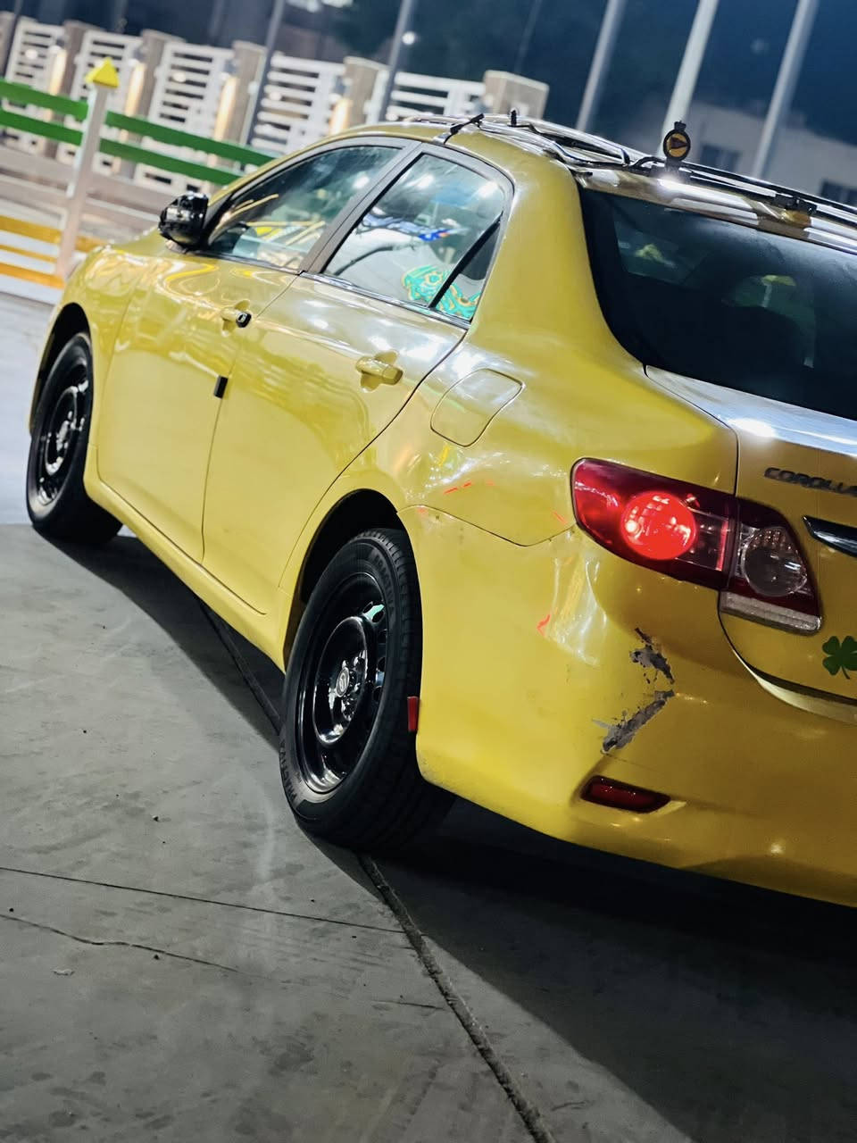 السلام عليكم كورلاء2009  رقم بغداد الإنكليزي مصفره هئيه وغرامه وهزه جديدة السيارة جاهزة ترايك وين متريد السيارة ليبل واحد بيه حادث بل جاملغ الخلفي فقط كير ومكينه كفاله صدر جديد تدفى شغاله تخم تاير كهربائيات كولهة شغاله شاشه كامره مري شفط بلادي ومابيه اي نقص كاملة السيارة 
عنواني بغداد ممتواجد ع فيس 
السعر 97وبيه مجال بسيط 
*********** 
وتساب متواجد هم
