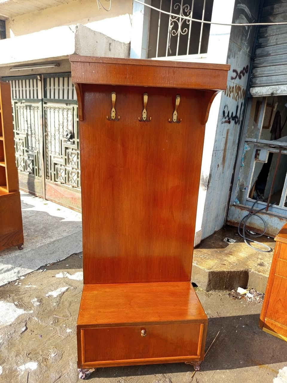 غرفه بدون قنصور شرط النظافه شغل ثقيل حيل سعرها ١٢٥ الل
***********
