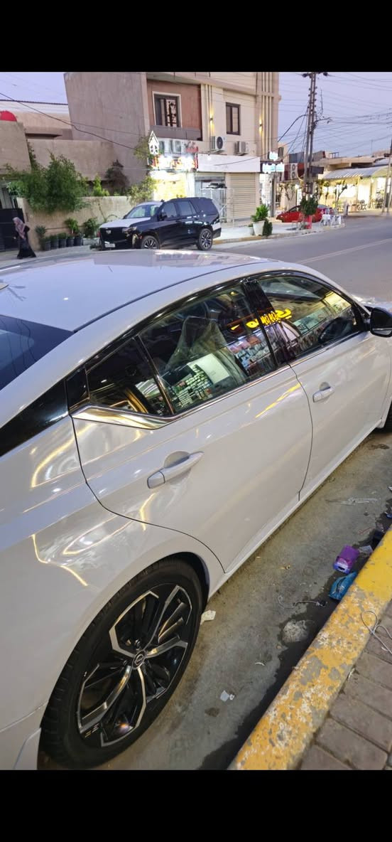 السلام عليكم نيسان التيما لون سموك Sr 2023 تنبيه الخروج عن المسار رادار امامي وخلفي وجانبي اوتو ستوب نظام النقطه العمياء كشنات جلد ويل 19 بلادي محرك 2500 تنفس طبيعي السياره ماشيه 58 الف ميل مبدل دهن كير اصلي جيرمان كولد يم مهندس عمر مازن السياره نقصها فقط درايم شفت الجهه اليمنه حادثها موضح بالصور مبدل قبق صندوك وشويه من الجاملغ الخلفي وشباكها بي كسر بسيط صار موضح بالصور غير هذا السيارة مكفوله رقم ديالى ب اسمي مشروع وطني الرقم الجديد احولك ب اي مكان ابصملك مكاني بغداد حي الاعلام شارع قطر الندى *********** السعر 173 وبيها مجال بسيط
