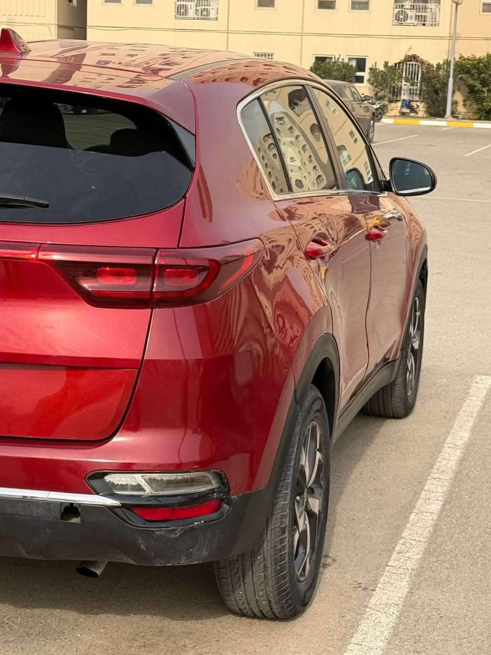 #للبيع_فقط
______________________
- كيه سبورتج 2021 
- ايرباك برده جهه سايق فقط 
- سيارة رقم اربيل وكاله او تحويل 
- عدد مسافه 62 الف ميل 
- مكينه GDI 2400
المواصفات :-
* فور ويل 4WD
* شاشه +كامرا 
* مانع انحدار 
* تحديد مسار +قيادة ذاتيه 
*رادار امامي 
* وضعيات قيادة 
* تحكم ستيرن 
* ويل كب
_____________________
- حادث سيارة قطعتين تبديل بلادي شرط  وقطعتين صبغ
- السعر160 وبي مجال بسيط
- مكان السيارة : بسماية
- للاستفسار ***********
