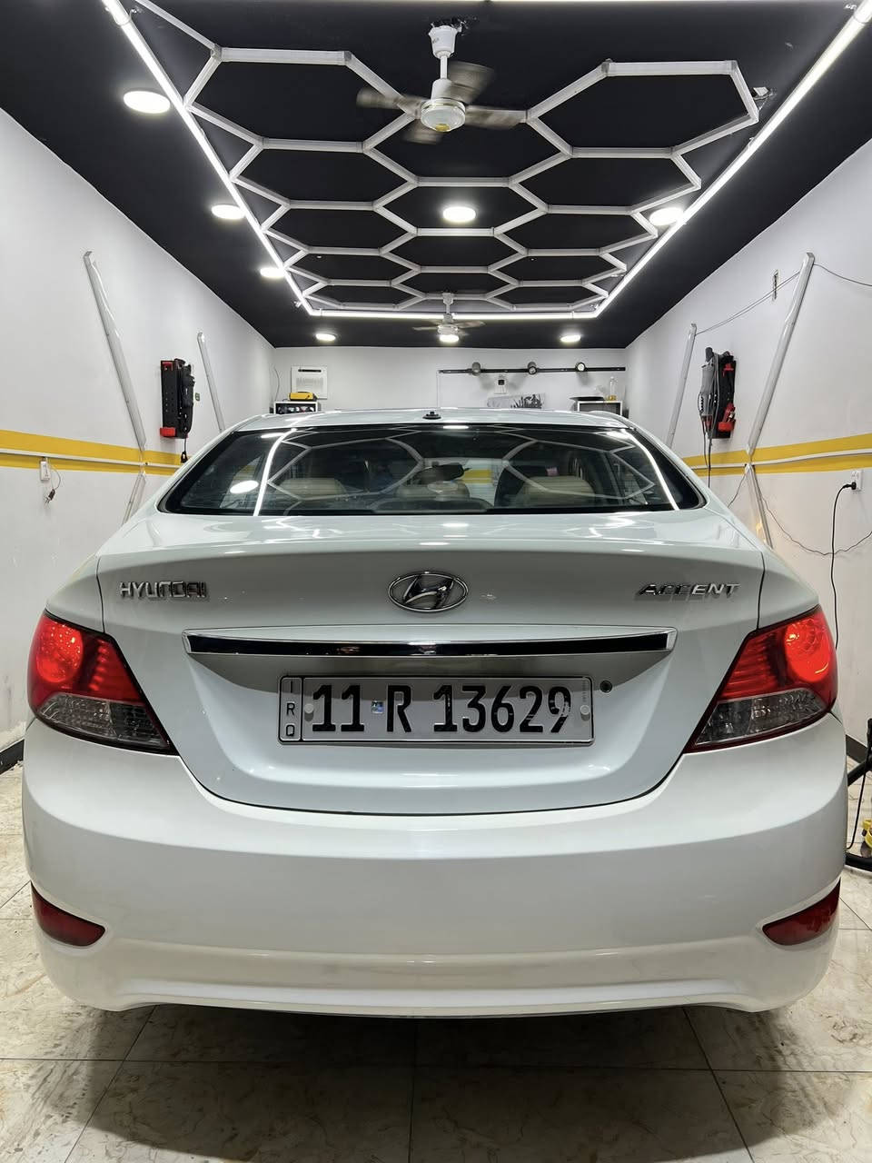 السلام عليكم
هيونداي اكسنت ٢٠١١ وارد خليجي فول فتحة
ماشية  100 الف كيلو متر
سنوية جديدة صالحة لغاية 2030 
هزة جديدة ورقم انكليزي جديد باسمي تحويل مباشر 
محرك ٤ سلندر 1.6 المرغوب والاعتمادي
5 ويل كب 
وعدة السيارة والكتلوكات الشركة كاملة   
السيارة عليهة ادامة كاملة جديدة من منضومة تبريد وفريز جديد اصلي
ادامة محرك وتبديل نوزلات وبلكات اصلي 
منضومة وقود جديدة
صدر امامي جديد ودبلات 
تخم تاير جديد 
بوليش 
كشنات ودواخل بلاديات ونظيفات
السونار مرفق في المنشور
المكان بغداد الكرخ 
السعر ١٠٩ وبي مجال بسيط 
التواصل واتساب 
***********
