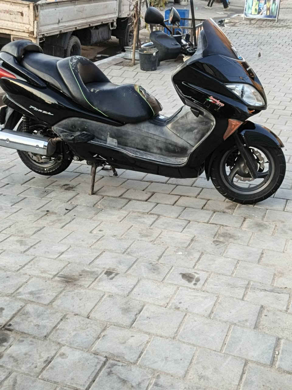 البيع فورزه عميه بلاد دراجه مكفوله عام سماعت شغاله بلاديه منضومت زنون  دراجه مرقمه بسمي تحويل ثاني يوم رقم نكليزي هزه جديده سنويه جديده دراجه ماشيه 34 مابيه اي نقص كله شغاله سعره ب17 ورقه وبيه مجال ***********
