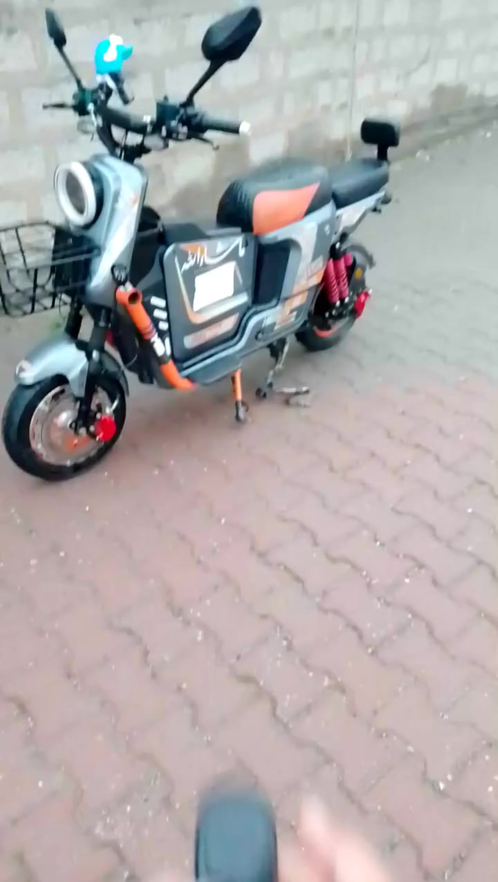 سعر ٣٢٥ دراجة نوع H900 موصفات
خمس بطاريات دبل بصمه نضام R رجوع بك + بلوتث 

شاحن موبايل نشرات ليد جنابي لايت زنون   سرعه99

بريكات دسك هيدرولك دراجة جاهزه *********** مو شراي لايكسر بسعر مكاني كركوك
