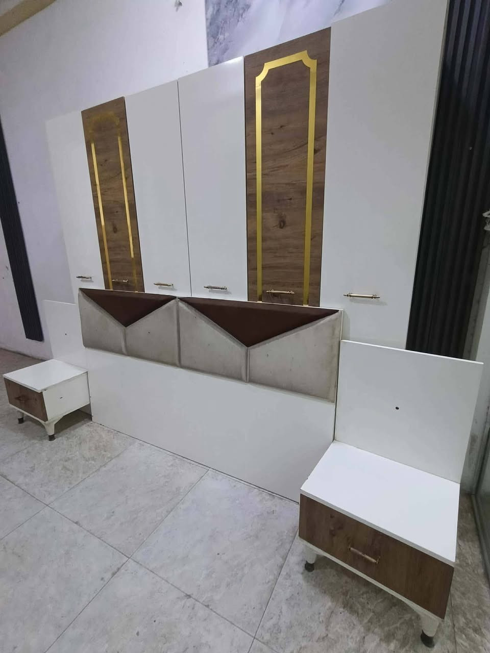 غرفه نوم تركي 🇹🇷🔥 
مستخدم كنتور ابواب 
5 قطع نضافة 90 💯 
سعر نهايته 450 مع شد ونقل مجاني محافظات كروه🚛🧑‍🔧
للحجز اخذ سكرين وتفضل خاص✨
او ع وات ساب ***********
