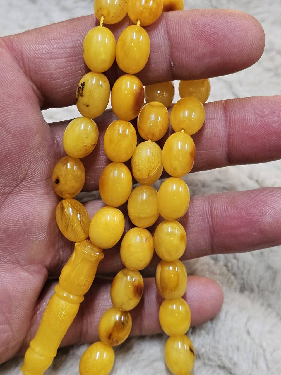 لعشاق مسابح بيض الحمام ....وعشاق المغلف
مسبحه من كهرب بحر البلطيق الحر الطبيعي الشوائبي المغلف تغليف طبيعي (السبحه مخزونه) شرط وضمان مدى الحياة بأصالة الخامة لاكبس لاضغط لا مسال لامعالج لاكهرب صيني 
وزن ٢٩ غرام ٤٨ حبه قياس الحبه ٩ × ١٢ ملم


**إذا كنت صاحب هذا الإعلان وتريد حذفه لأي سبب، رجاءا أرسل رسالة إلى الدعم الفني**