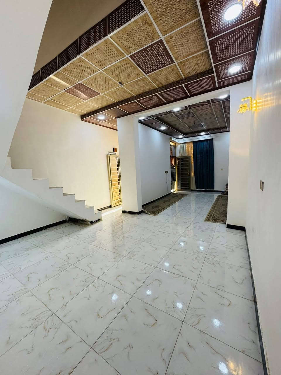 السلام عليكم بيت 100 متر مجمع بيت الثاني غرب للشارع السعر 65 مع المجال بيت جديد كلش  بيت جديد كلش مناسب الاستفسار على هذا الرقم وعندي بيوت عروضات هواي اللي يحب يستفسر الواتساب او اتصال بخدمات الزبون ***********
