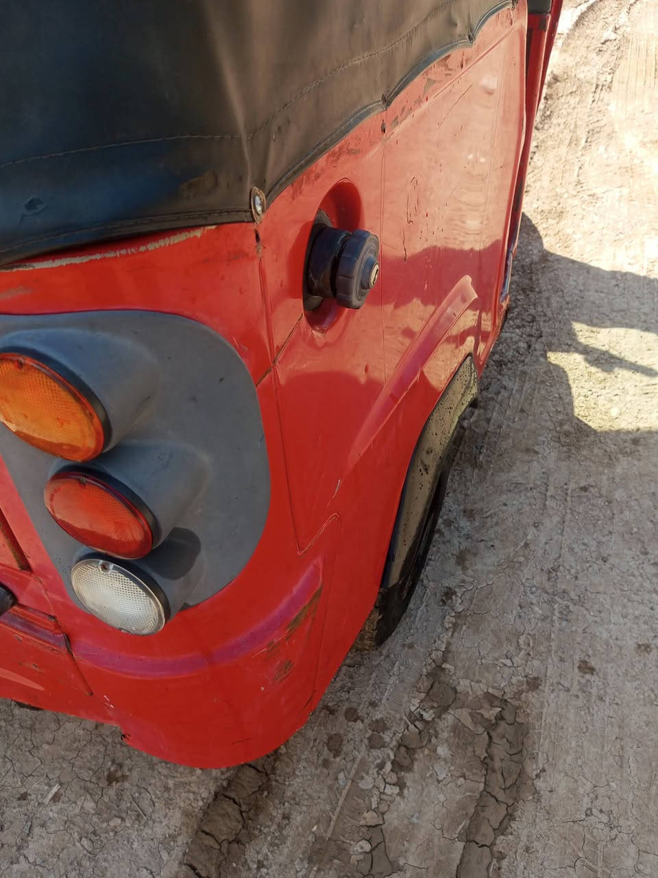 اسلام عليكم تكتك موديل 18 الكشر كفاله مابيه ضربه المحرك لاتنقيص ولاتبخيرالوراق كامله
السعر مليون و600 مكاني  ديالئ للستفسار ***********.
