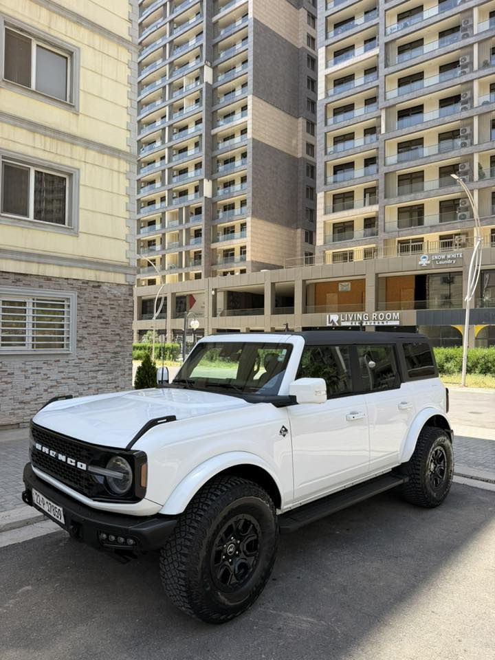 Ford bronco outer banks
برونكو اوتر بانكس فووول فووول
موديل 2023
ماشية ٣٨ميل
محرك اربعه سلندر 
مواصفات فول
خمس كامرات
شغال
رادار ٣٦٠
جديده جداً 
مكفوله بدون صبغ بدون تعديل وبدون تبديل بدون شخط بدون ايرباك 
كير و محرك و اكسل كله مكفول و ما مفتوح 
رقم اربيل 

سعر 310
0770 445 2620
