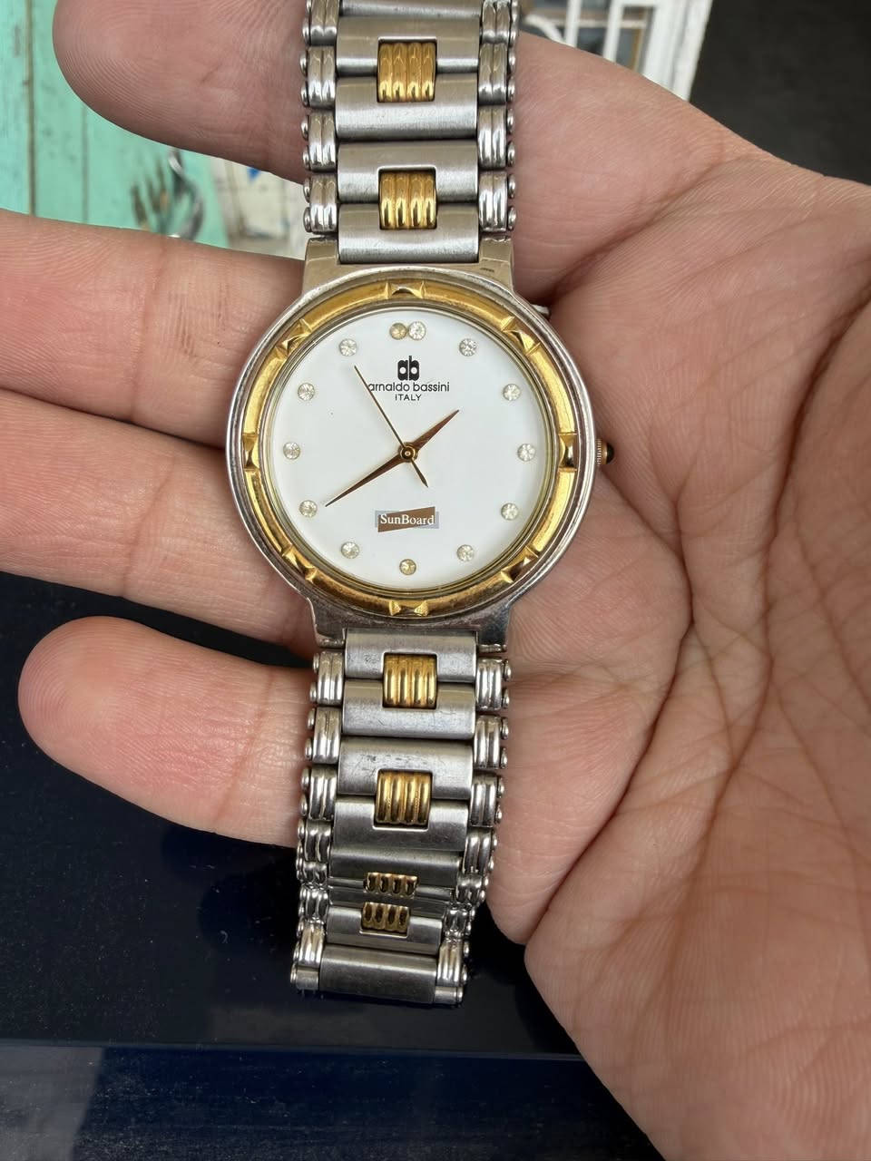 ساعات اصلية للبيع
تفاصيل وصور الساعات في الخاص
مكاني بغداد


**إذا كنت صاحب هذا الإعلان وتريد حذفه لأي سبب، رجاءا أرسل رسالة إلى الدعم الفني**