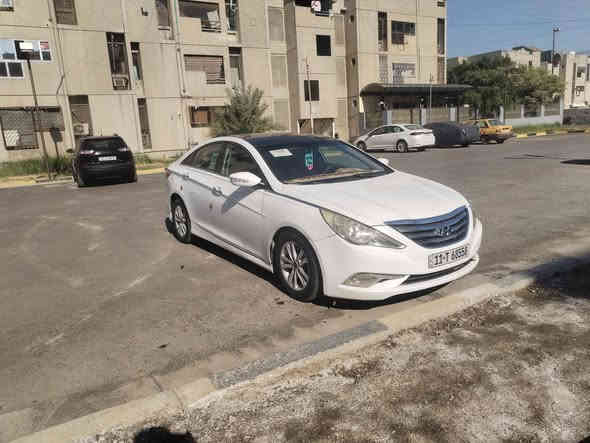 سوناته ٢٠١٤ للبيع سياره فول لمتد ١/١  بصمه بانوراما تبريد قطعتين تيربو مفوله مواصفات السياره بيهه خمس قطع صبغ وحادثهه جاملغ وبنيد مكينه وكير خير من الله حداديه حلوه تراي كلش حلو وناعمه تبريد ثلج تخم تاير دواخل جديده سياره بسمي تحويل مباشر هزه وسنوين جدد العنوان البياع السعر ١٠٤ للاتصال *********** بغداد
