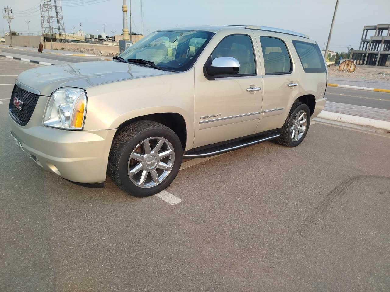 سلام عليكم للبيع جمسي تاهو 2009 مكفولة صبغ وضربه بيه صبغ باب واحد السياره فول مواص كير مكينه حداديه تخم تاير كله جديده وجاهز من كل شي عنوان كربلاء السعر 195 بيه مجال ***********
