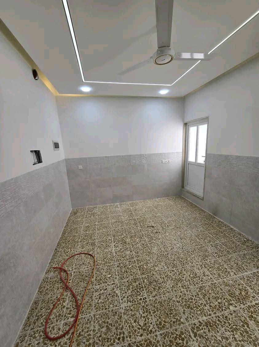 للبيع بيت 100م طابق واحد واجهة 5م العمق 20م الموصل أيسر حي السماح السياسين مقابل المدرسة الكويتيه السابعة ع شارع ١٥م اتجاه شروق بناء حديث زيرو تسليم فوري بسم الشرعي مباشر سند ملك صرف طابو الزهور سكني 
مجهز بنظام دكتات وجبس بورد 
مقابل حديقه 
يتكون الدار من كراج ومطبخ واستقبال وهول وصحيات وغرفة نوم وبيتونه موقع ممتاز مقابل البيت حديقة رصيف 5 أمتار 
للتواصل و الاستفسار اتصل ع الارقام 
***********
***********
مكتب البساتين 
حي البكر سايدين كنيسة تيتانك
