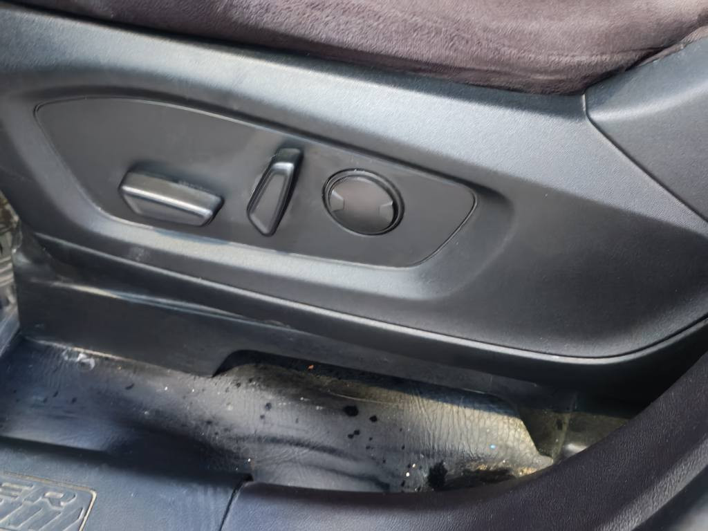 السلام عليكم
فورت اسكبلور موديل 2022
محرك 4سلندر 2300توربو
مواصفاتXLT دفع رباعي كشن هيتر كامره
ابشرط محرك كير كهربائيات حدايه تبريد صبخ جمالخ بدون دواخل ولا ايرباك طاك تخم تايرات جدد سنويه جديد بسمي عنوان السيمانيه 
سعر 230مجل بصيط
*********** السليمانية, العراق
