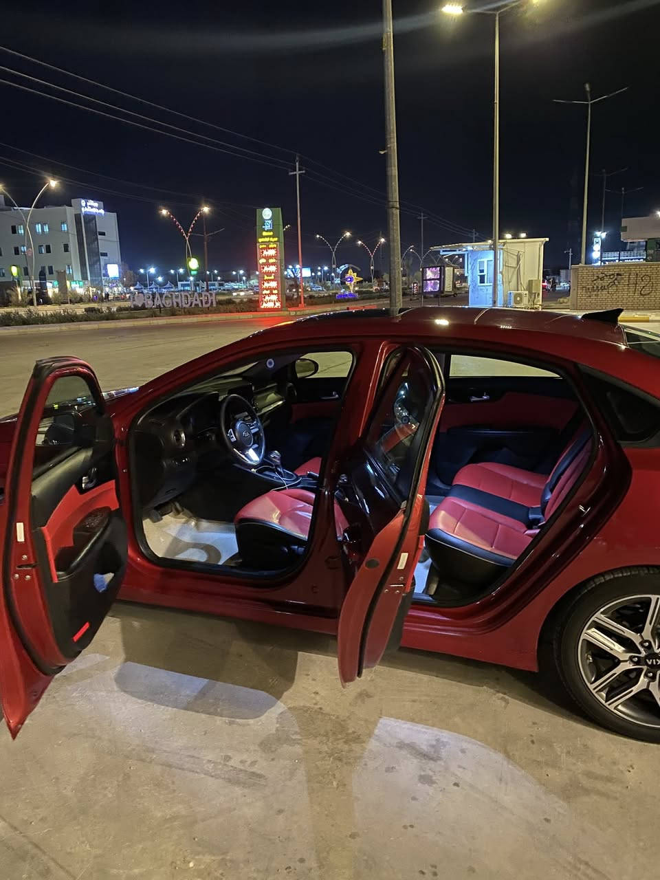 السلام عليكم فورتي للبيع وارد امريكي حادث جاملغ وبنيد تبديل فقط موديل 2019 ماشيه 84 مكينه 2000 دوش سياره نضيفه وحلوه وخير من الله رقم بغداد الجديد وسنويه باسمي شرط التحويل لا عليهه غرامه ولا اي شي سياره جاهزه بيهه لايت زنون عدسه ابيض سياره فول مواصفات فتحه تبريد بيانو كير مكينه حداديه صدر كله كفاله السعر 125 وبيهه مجال حك الجيه فقط مكاني كوت خاجيه ***********
