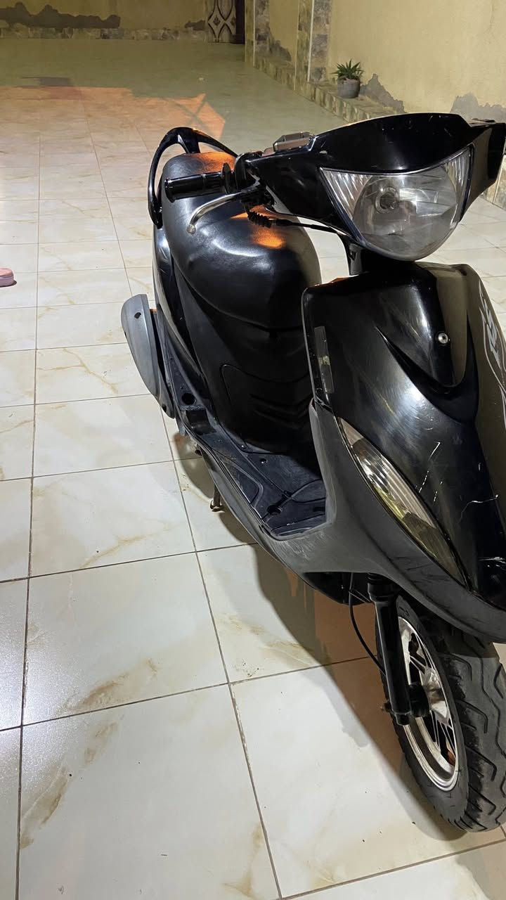 ماكس عدله بلاد شرط الفحص وين مايعجبك بيها تزويد مرتب قبق فلاوين فضي وقبق عمبار فضي و ويل مشيف ثقيل الدراجه شرط الفحص وين مايعجبك اذا مو بلاد ترجع مامفتوحه مابيها برغي نقص وشرط شلعه ومعدل ١١٥ 
*********** موجود اتصال و واتساب
