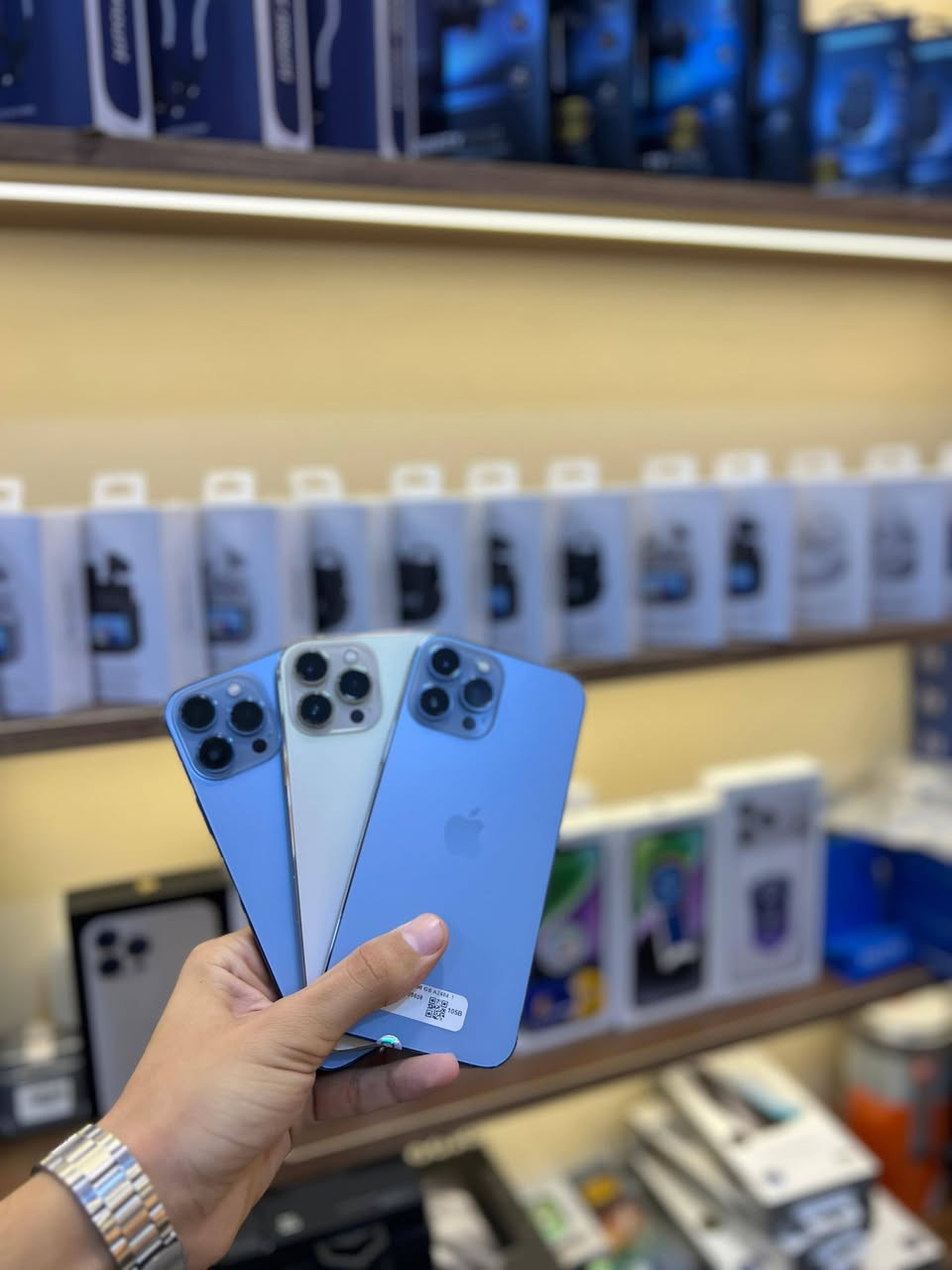 ZORO Center 👑📱
تبحث عن النظافة والضمان والسعر المناسب؟ متوفر عدنا حالياً:
✅ آيفون 16 برو ماكس
✅ آيفون 13 برو ماكس
✅ آيفون 13 عادي 
✅ آيفون ١٢ برو ماكس 
✅ آيفون 11 برو ماكس
وشنو تريد آيفون غيرهم؟ متوفر وبأنسب الأسعار المتوقعة! تفضلوا بزيارتنا في الرمادي - شارع السينما أو راسلونا مباشرة لمعرفة تفاصيل الأسعار والذاكرة المتوفرة
للاستفسار تواصل مع الرقم : ***********
