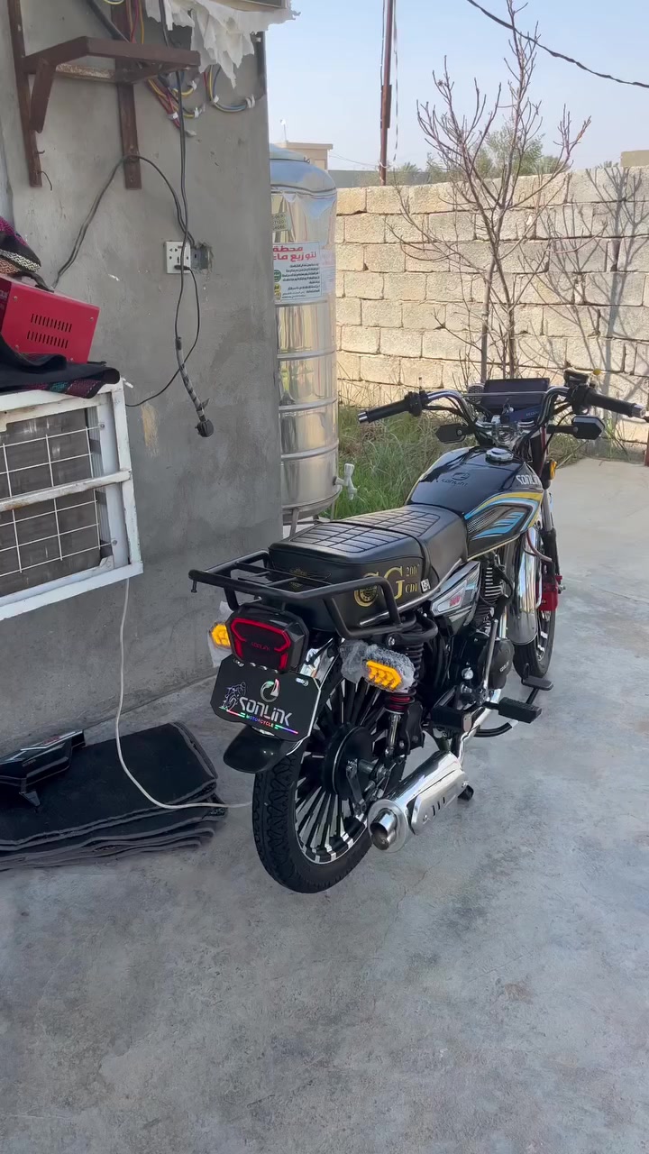 السلام عليكم سيفان2025للبيع باب اول الدراجه اخو الزيرو شلعه ومعدل خير من الله السعر900 وبيها مجال مكاني ديالى ناحيه كنعان للاستفسار ***********
