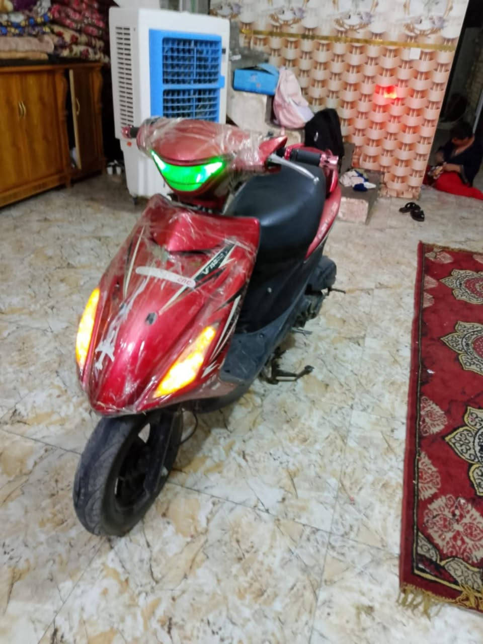 دراجه حلوه ونضيفه كامله من كلشي
بيه تبخير شويه.. مستحقه
المكان بغداد الشعب 
الاتصال على الرقم ***********
