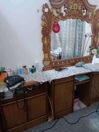غرفه اخشاب • نظيفه حيل • بدون جربايه
