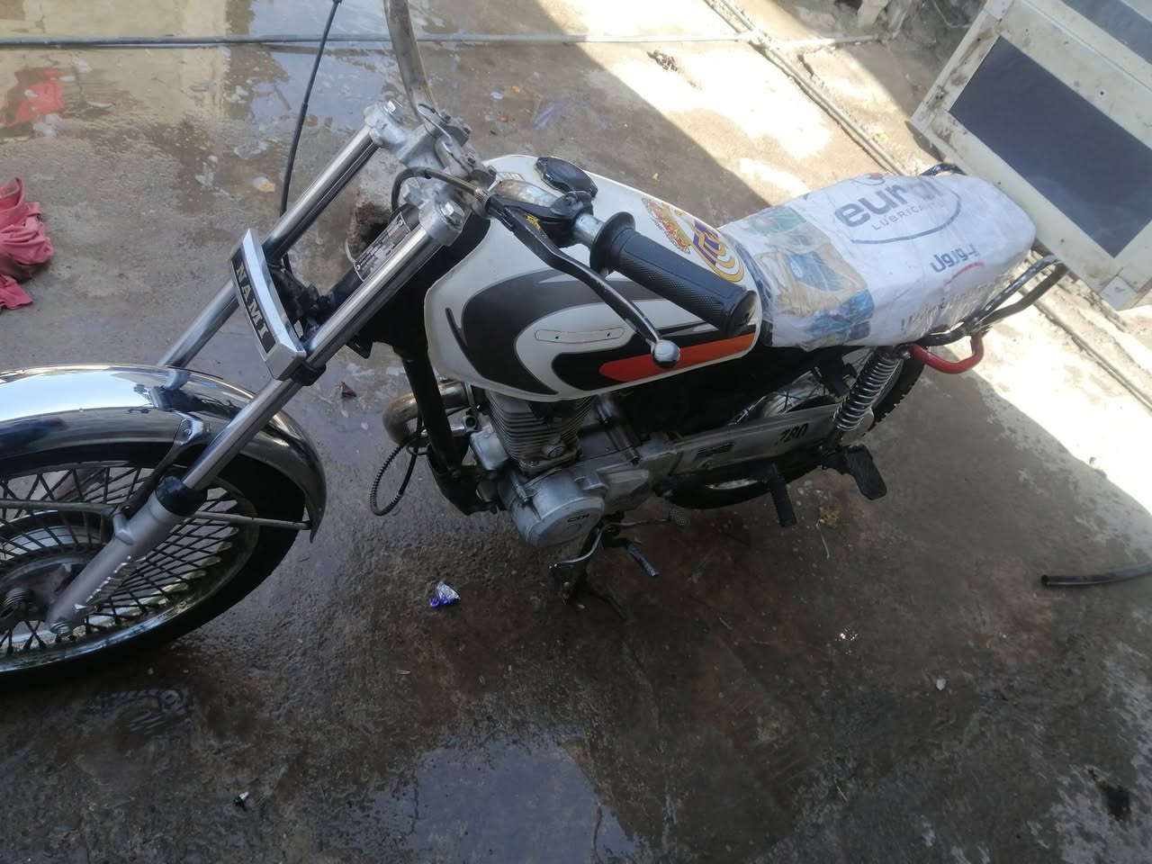 سلام عليكم دراجه لبيع نقص بس شفت مال هندر مكسور سعر 250
***********
