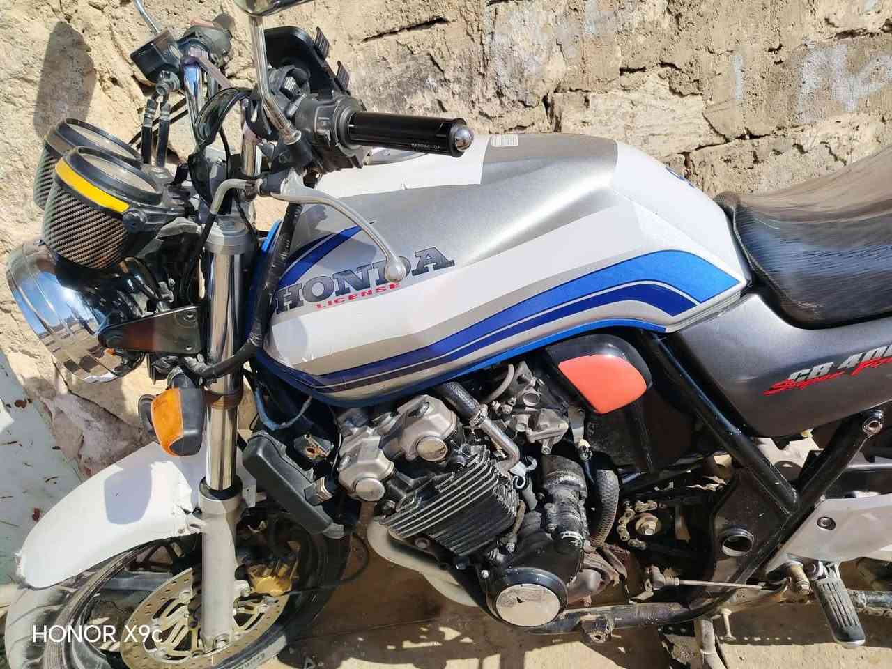 هونده CB400
كلشي شغال ونضافه فولل
لمحرك ولكير اكفلكياه من اي تصليح على وضع لشركه
مدفوع كمرك ومنفيس اوراقه كامله ولتسجيل مفتوح تكدر تشدله رقم

.. العنوان الانبار جزيره الخالديه لبوبالي..

اكتبلي سعر بل تعليقات كبل يجيك لسعر عل خاص


**إذا كنت صاحب هذا الإعلان وتريد حذفه لأي سبب، رجاءا أرسل رسالة إلى الدعم الفني**