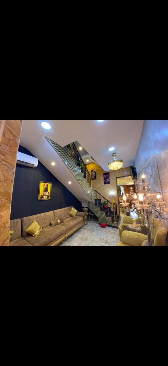 للبيع مساحه 75 م ام الكبر الثانيه شارع مرطبات الباندا للاستفسار ***********
