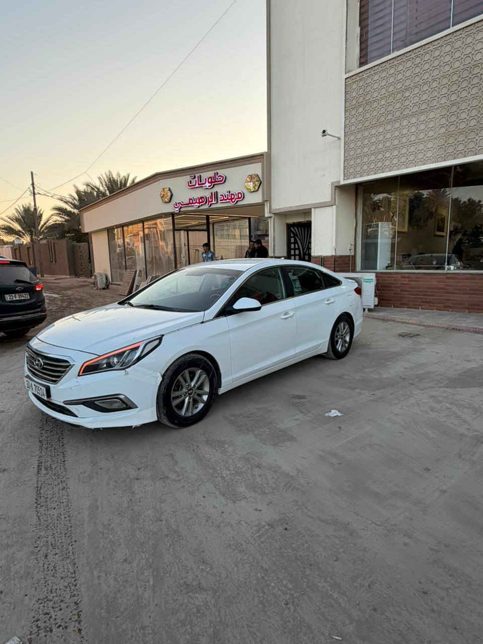 سلام عليكم  البيع  رقم بابل انكليزي 
سوناته2015
مابيه  حادث فقط بارد بل جنطه وبيه كارات بل جاملغات الوره فقط كارت.
كلين تايتلل 
محرك ٢٤٠٠
السياره جديده مانقصده شي 
مكاني بأبل الحمزه الغربي 
السعر  118وبيه مجال شي بسيط 
لاستفسار اتصل
***********
مكاني الحله
