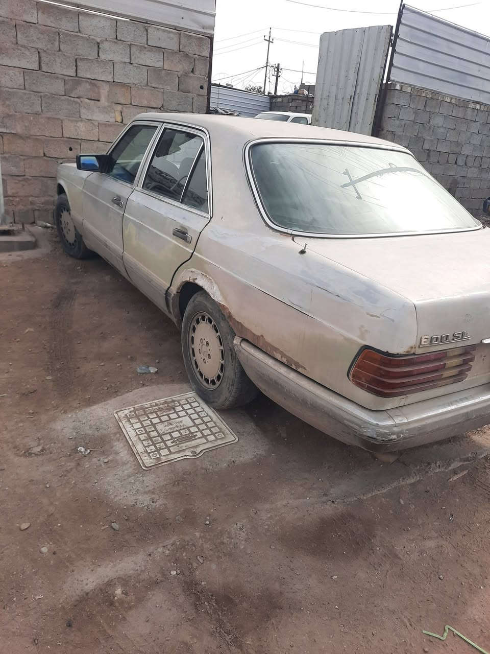 سلام عليكم من رخصه مدير الكروب المحترم مارسدس راسي موديل 1987بسمي محرك كير بطه ٣٠٠٠ سعره ٣٥ رقمه بغداد الماني ***********
