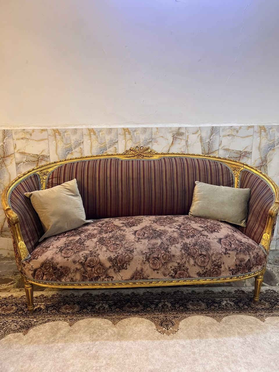 تخم مصري ٨ مقاعد ناعم خشب زان السعر 250 مكانه المنصور***********
