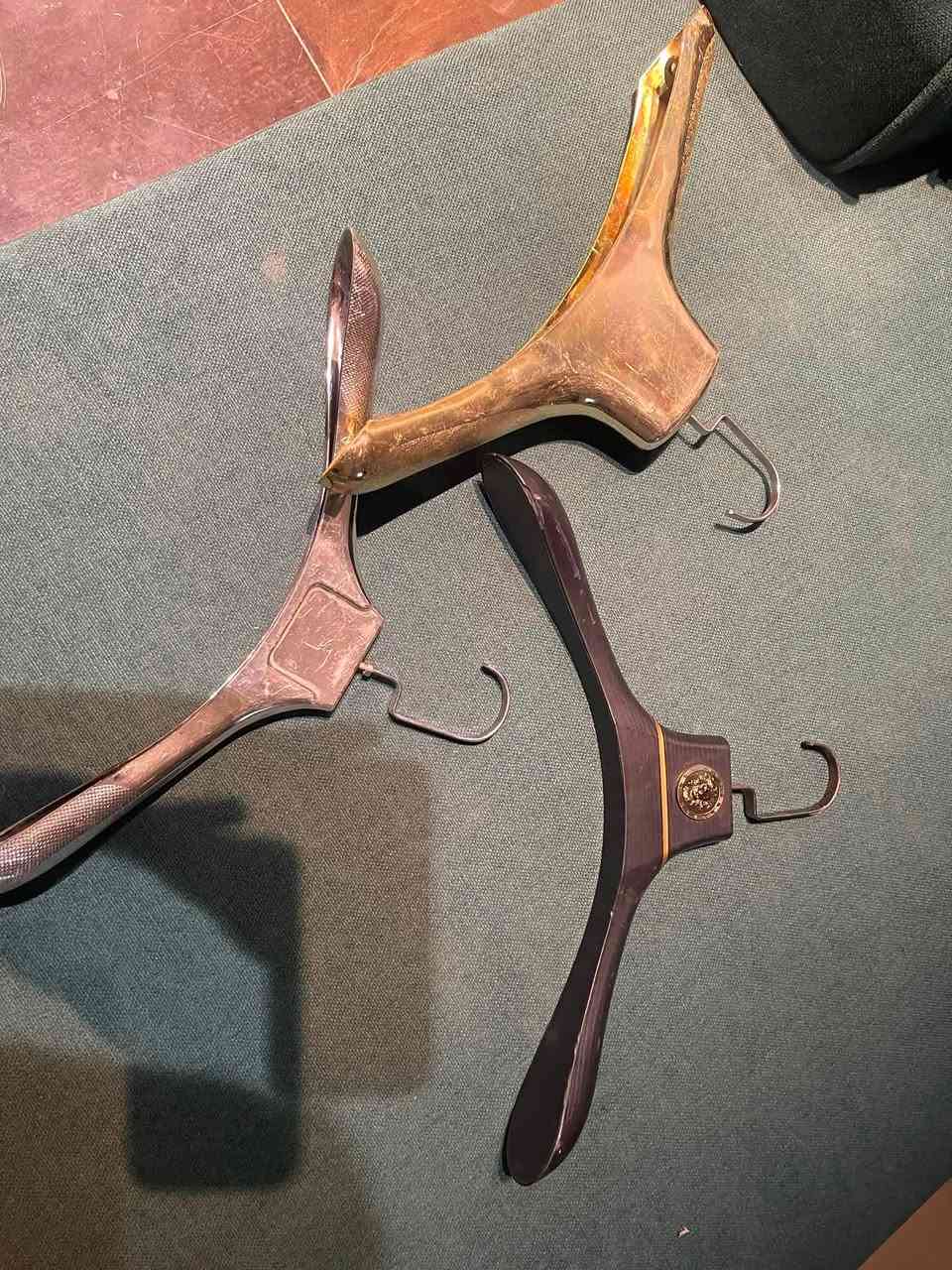سلام عليكم عندي ملكانه وياه تعاليك ٢٠ قطعه ب٢٥ الف. استفسار ☎️***********
