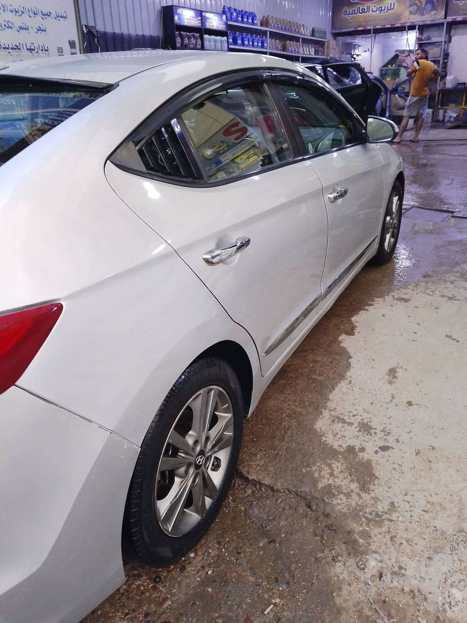 الانترا موديل 18 وارد امريكي رقم بغداد دولي سنويه لل 28 تحويل مباشر مكينه كير عل شرط صدر جديد دواخله حلوه 
حادثه بسيط بدون دواخل بجم كبس 
المواصفات 
 1، مكينه 2000
2, كير اي تي المرغوب 
 3شاشه كبيره تدعم الكار بلي 
4,مانع انزلاق 
 5,رادار جانبي 
6، تحكمات ستيرن جهتين 
7، ويل كب بلادي 
8,كير أوت +كير عادي رياضي 
9، حاكيه بلوتوث 
وبعد بيه هواي مواصفات مكاني بغداد صور الحادث مرفقه ويه الصور الاتصال ع الرقم الوات ساب ***********
