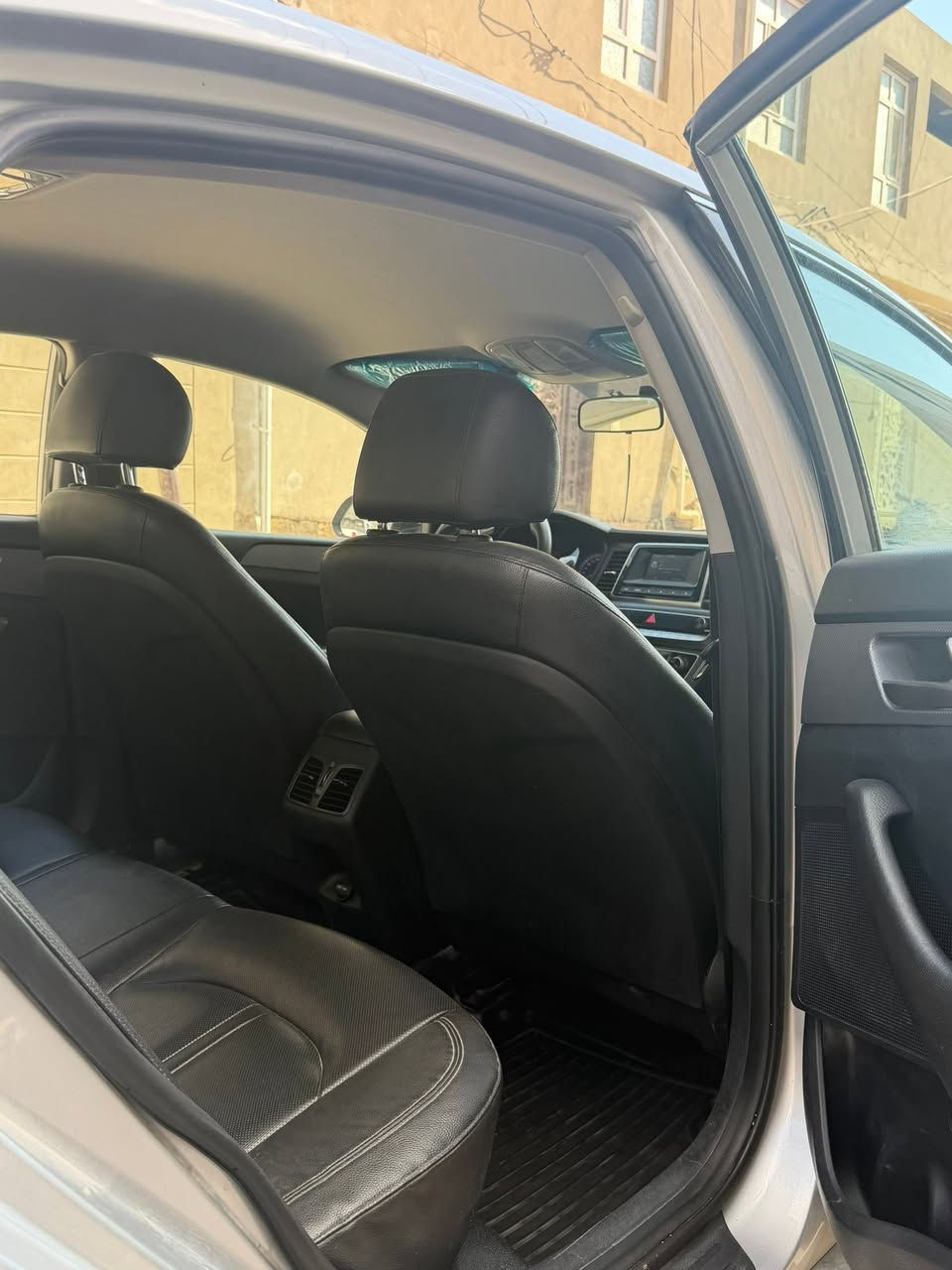 السلام عليكم سوناتا ٢٠٢٢ ماشيه ٧٧ الف 
سوناره مثل ما موضح بل صور جاهزه السياره فلاتر جديده ما ناقصه اي شي 
مكاني ديوانيه 
السعر ١٣٨ وبيه مجال 
***********
